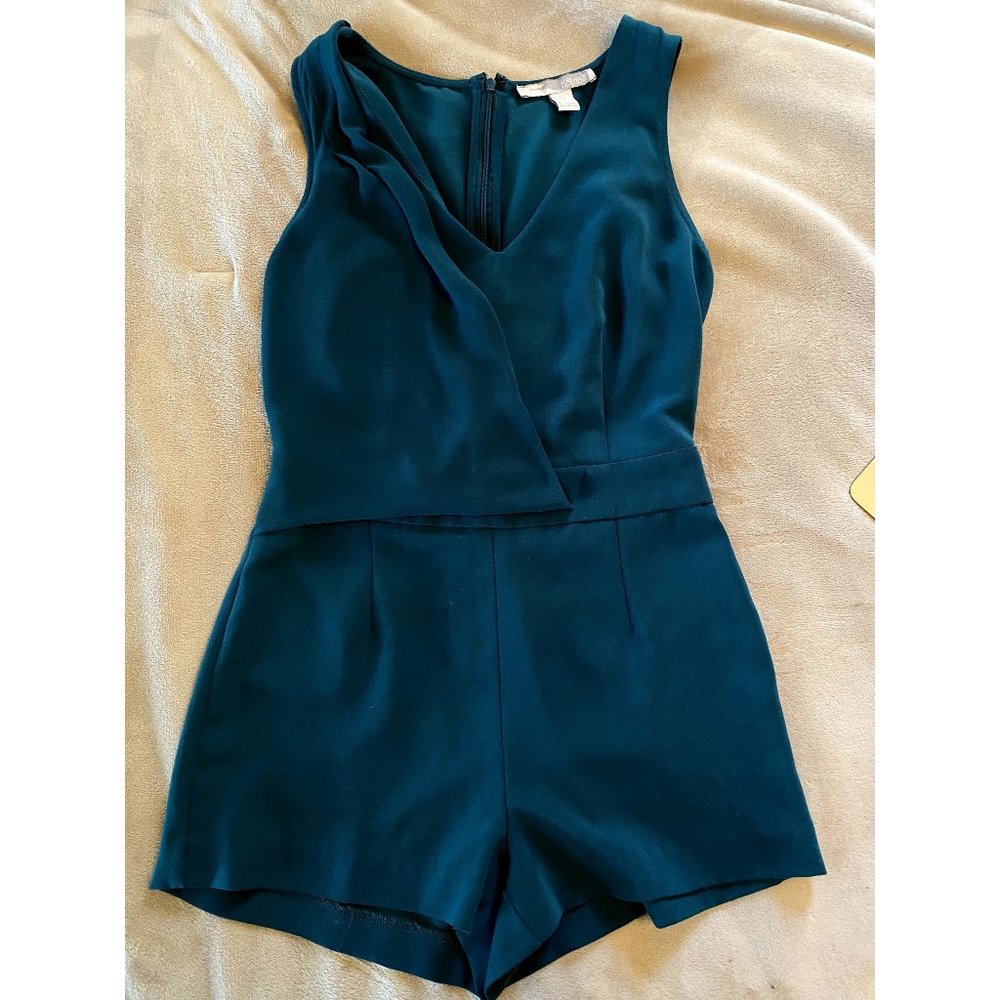 Forever 21 Festive Green Sleeveless Romper | Size Small